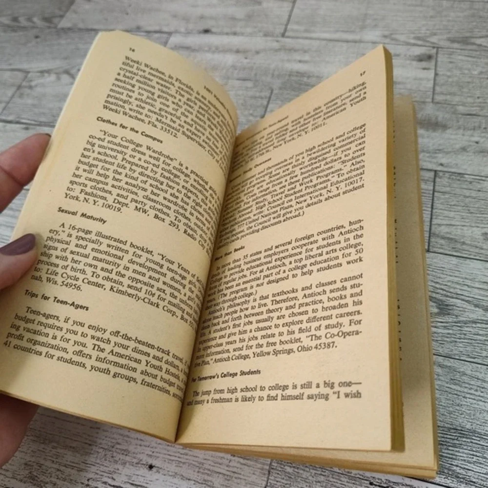 1001 Valuable Things You Can Get For Free Mort Weisinger 1972 Bantam Vintage‎ PB